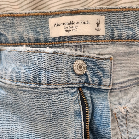 Abercrombie The Skinny High Rise size 33/16 jeans - Picture 3 of 9